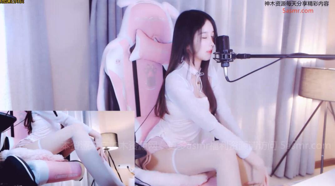 虎牙小小奶瓶儿告白气球福利-lcoser