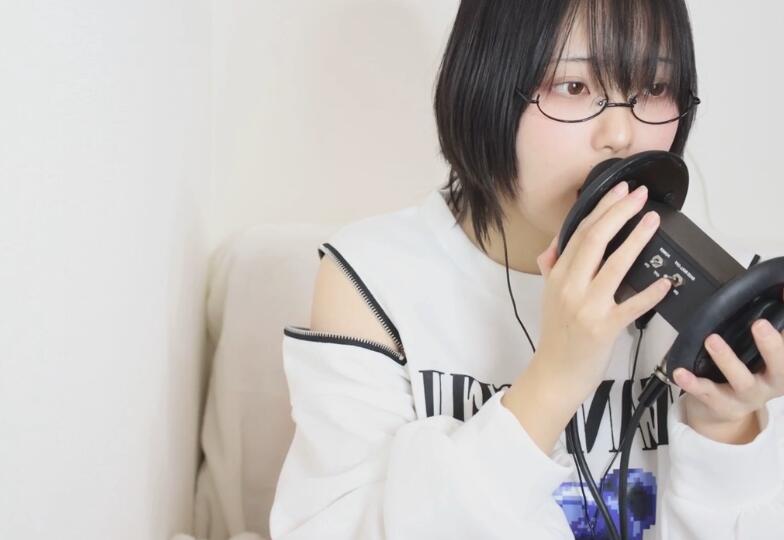 千岁堇ASMR 下着姿顔出し耳舐め動画 12_18|千歳 すみれ|pixivFANBOX-lcoser