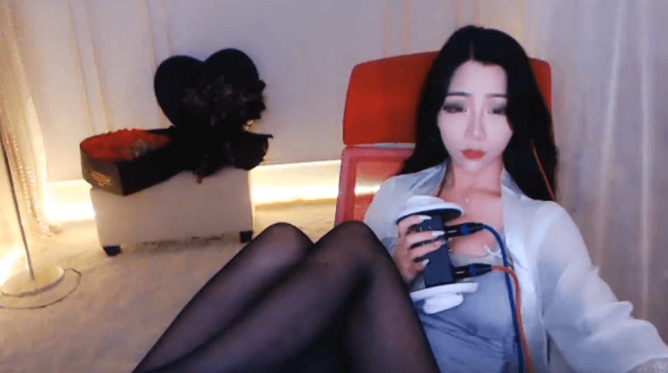 全服第一平民民飞机福利 露脸狂舔-lcoser