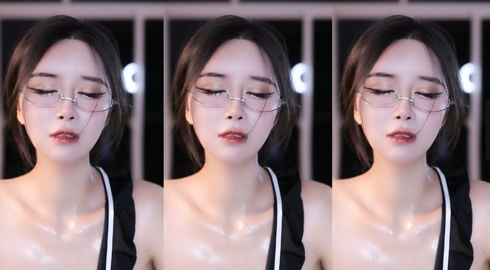 小恩雅 透明内抹油热舞-lcoser
