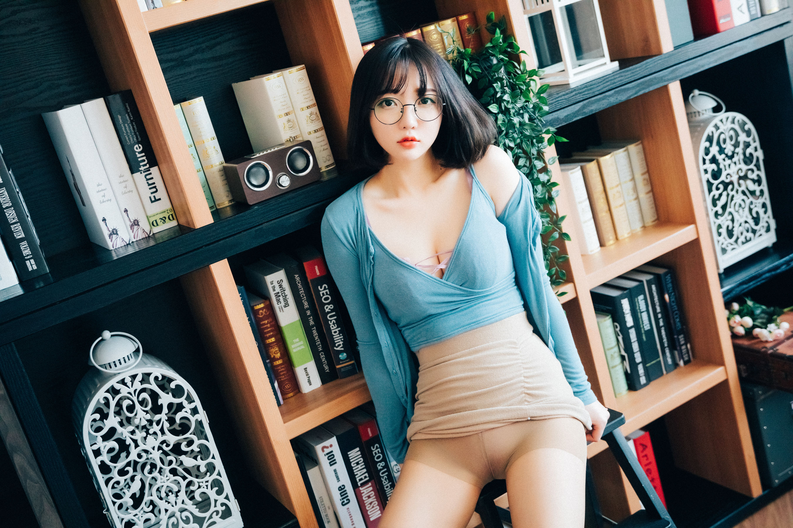 [LOOZY] Yeeun – Librarian Girl [82P]-lcoser