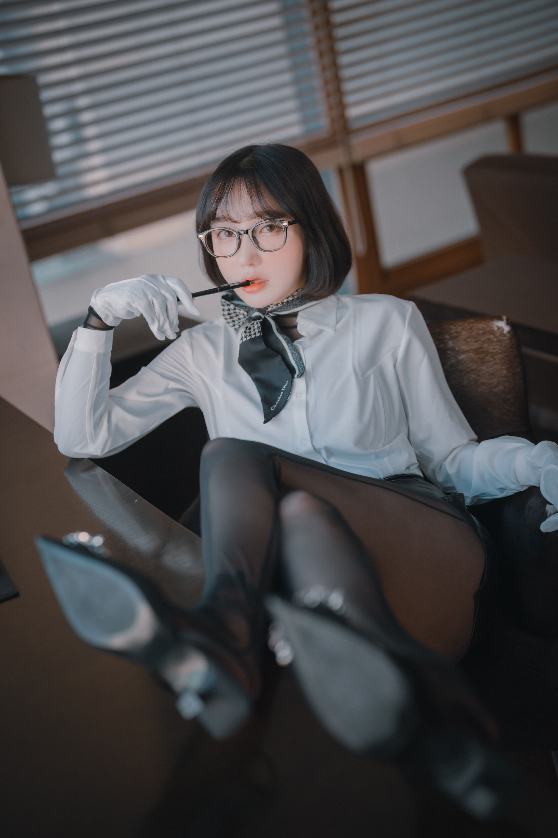 [DJAWA] Yeeun – Naughty Supervisor + SP.Ver [70P]-lcoser