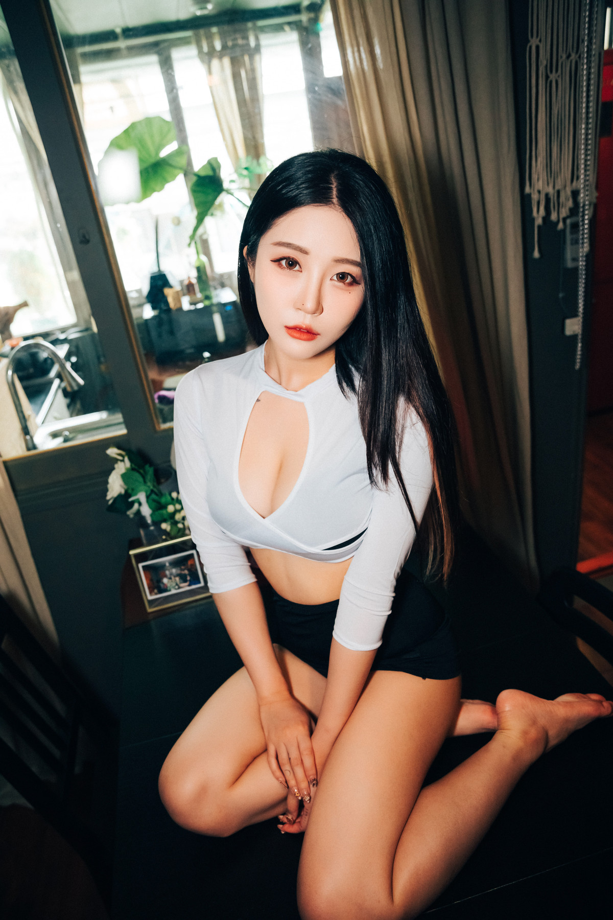 Jeong Bomi 정보미, Loozy “Roomate” Set.01-lcoser