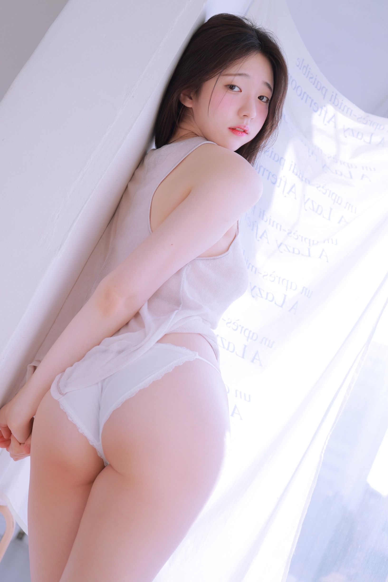 Yeonwoo – See through [80P]-lcoser