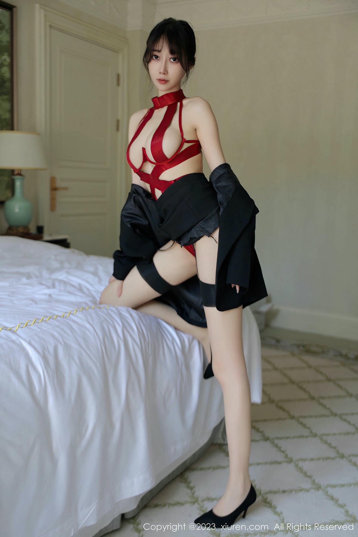 [XiuRen秀人网] No.7102 玥儿玥er-lcoser