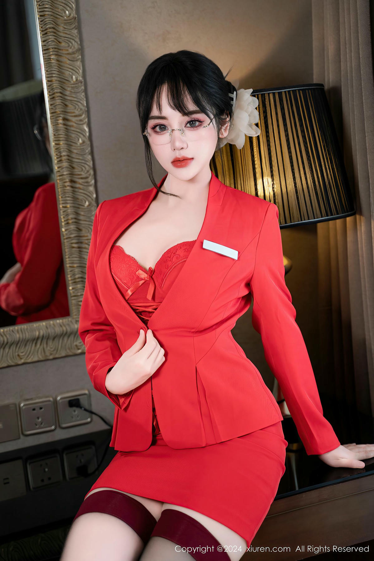 [XiuRen秀人网] No.8360 汐汐爱吃草莓-lcoser