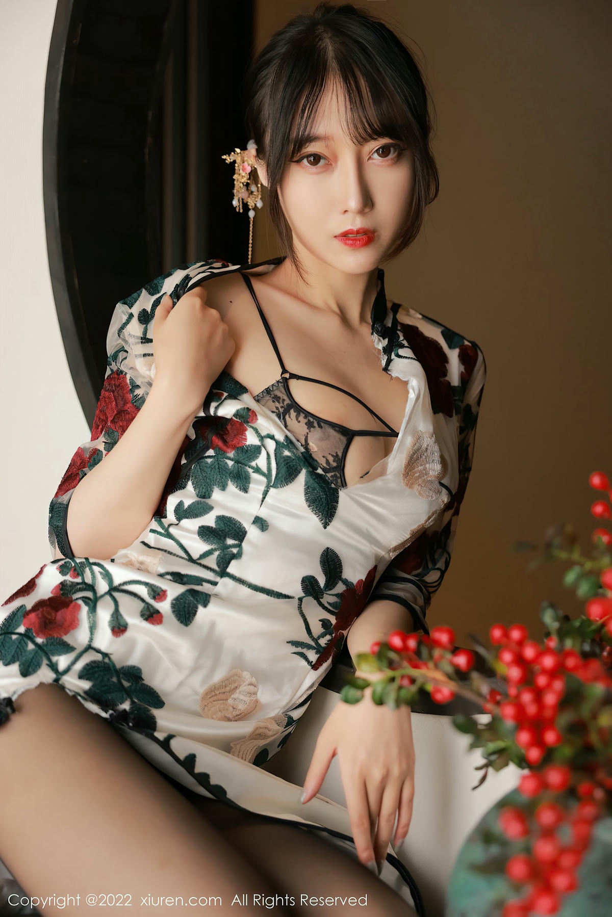 [XiuRen秀人网] No.5199 玥儿玥er-lcoser