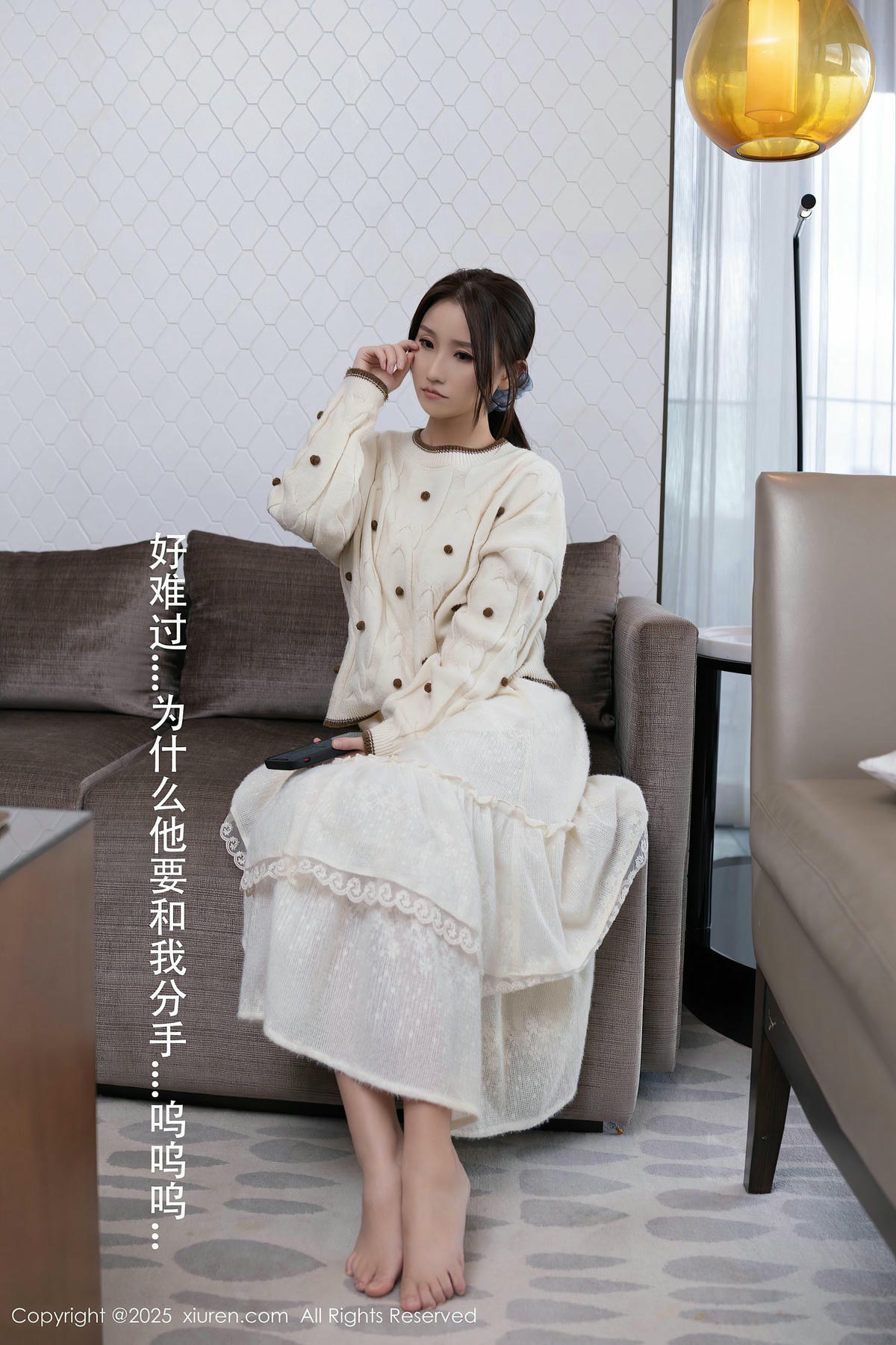 [XiuRen秀人网] No.9729 杏子Yada 黑丝美腿