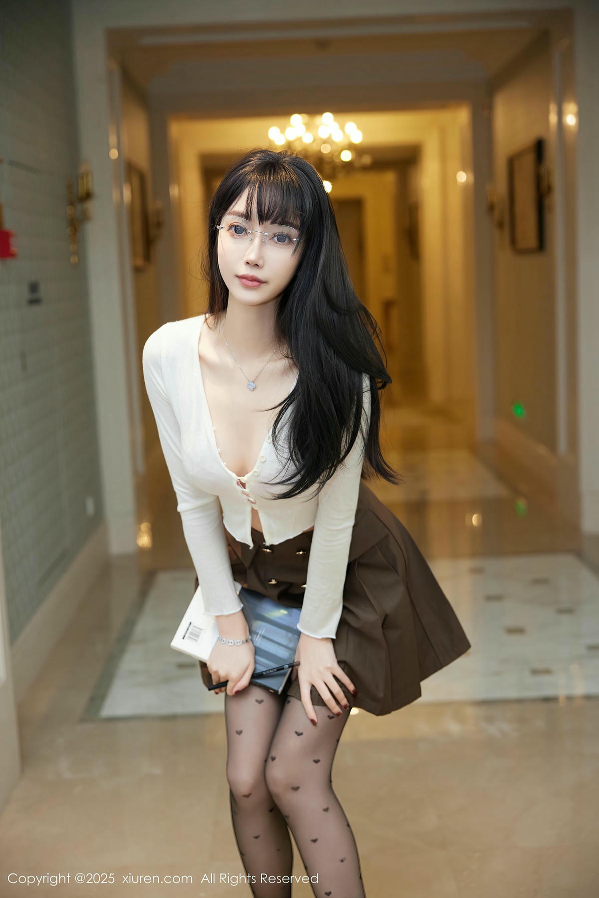 [XiuRen秀人网] No.9737 玥儿玥er 黑丝美腿