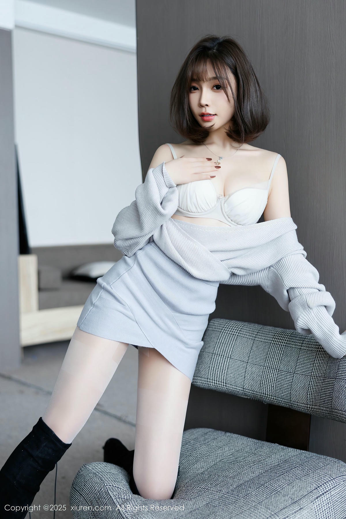 [XiuRen秀人网] No.9734 徐莉芝Booty 丝袜美腿