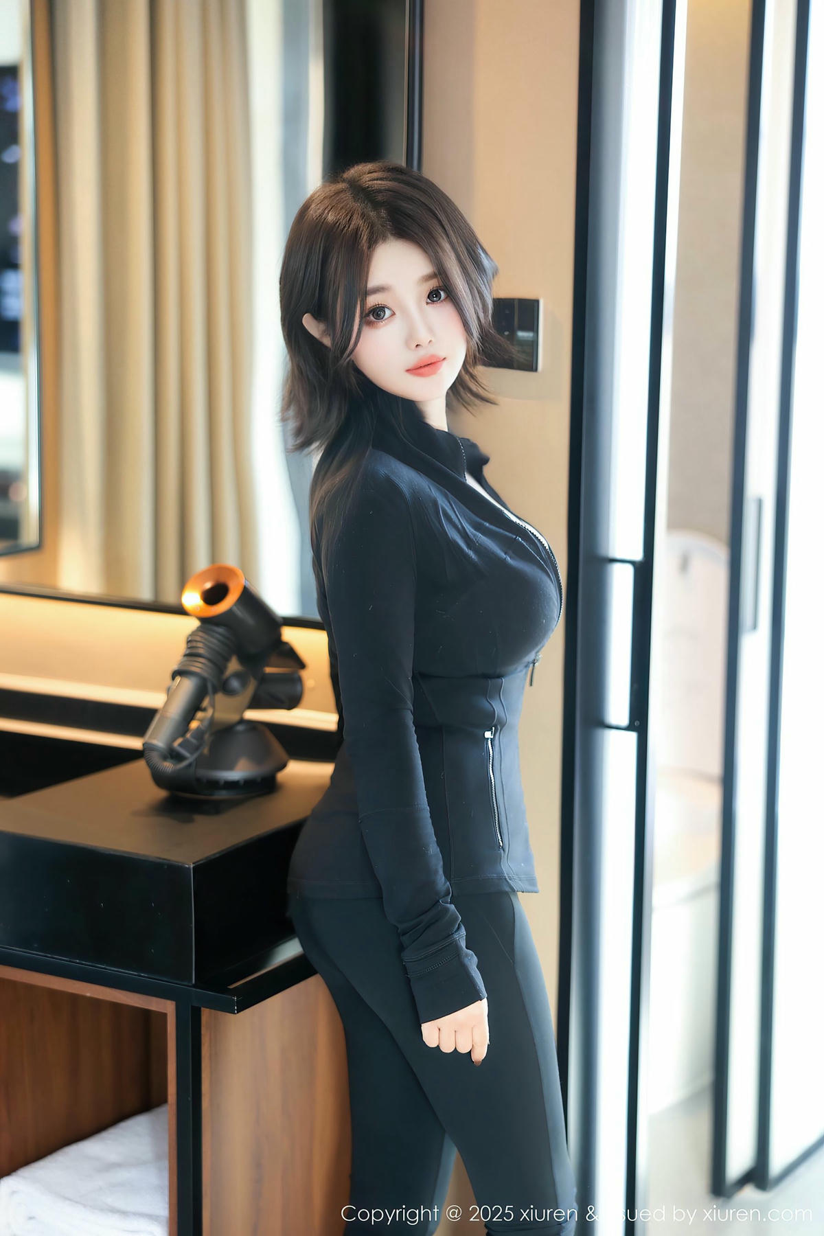 [XiuRen秀人网] No.9694 M0nica 新人美腿