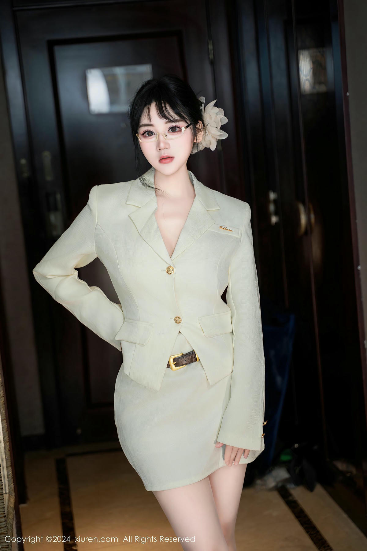 [XiuRen秀人网] No.8717 汐汐爱吃草莓-lcoser