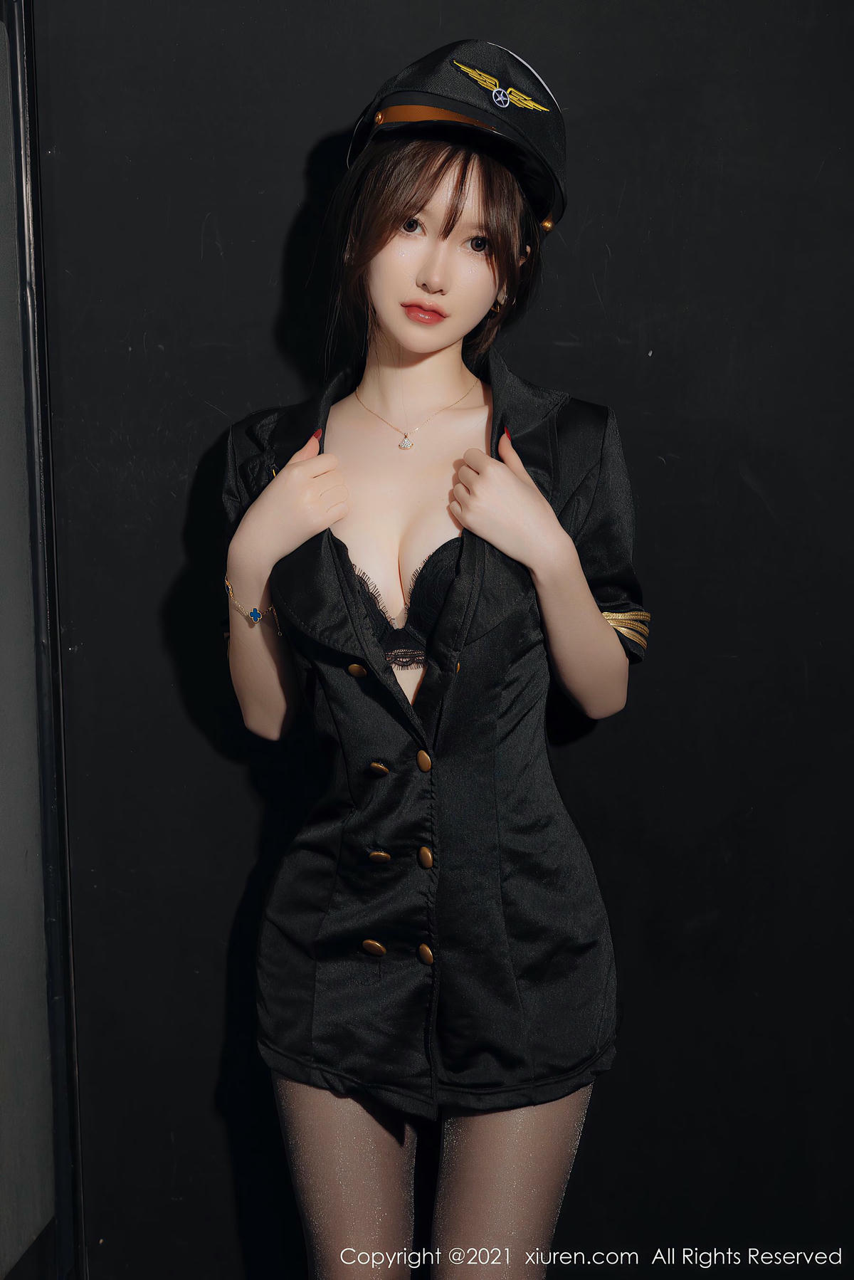 [XiuRen秀人网] No.4355 美桃酱-lcoser