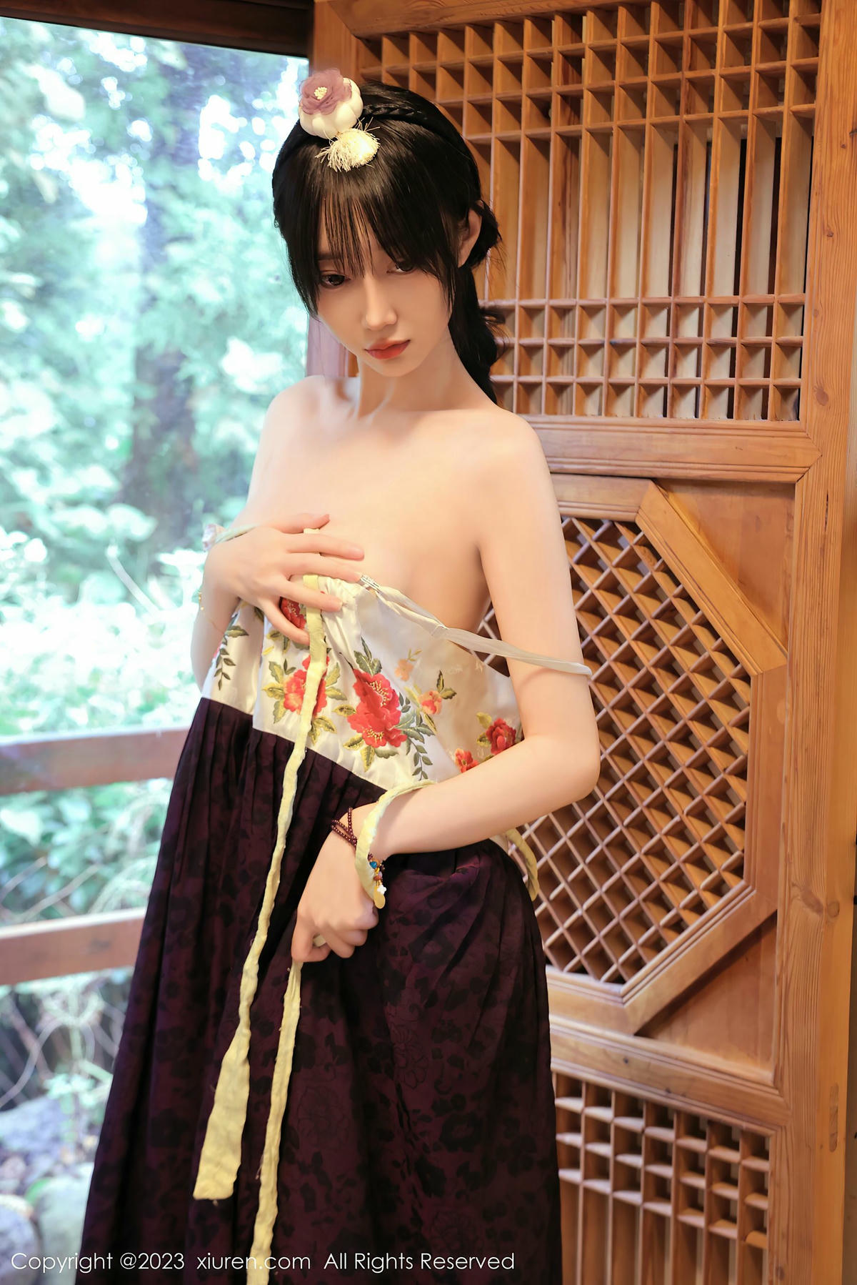 [XiuRen秀人网] No.7677 玥儿玥er-lcoser