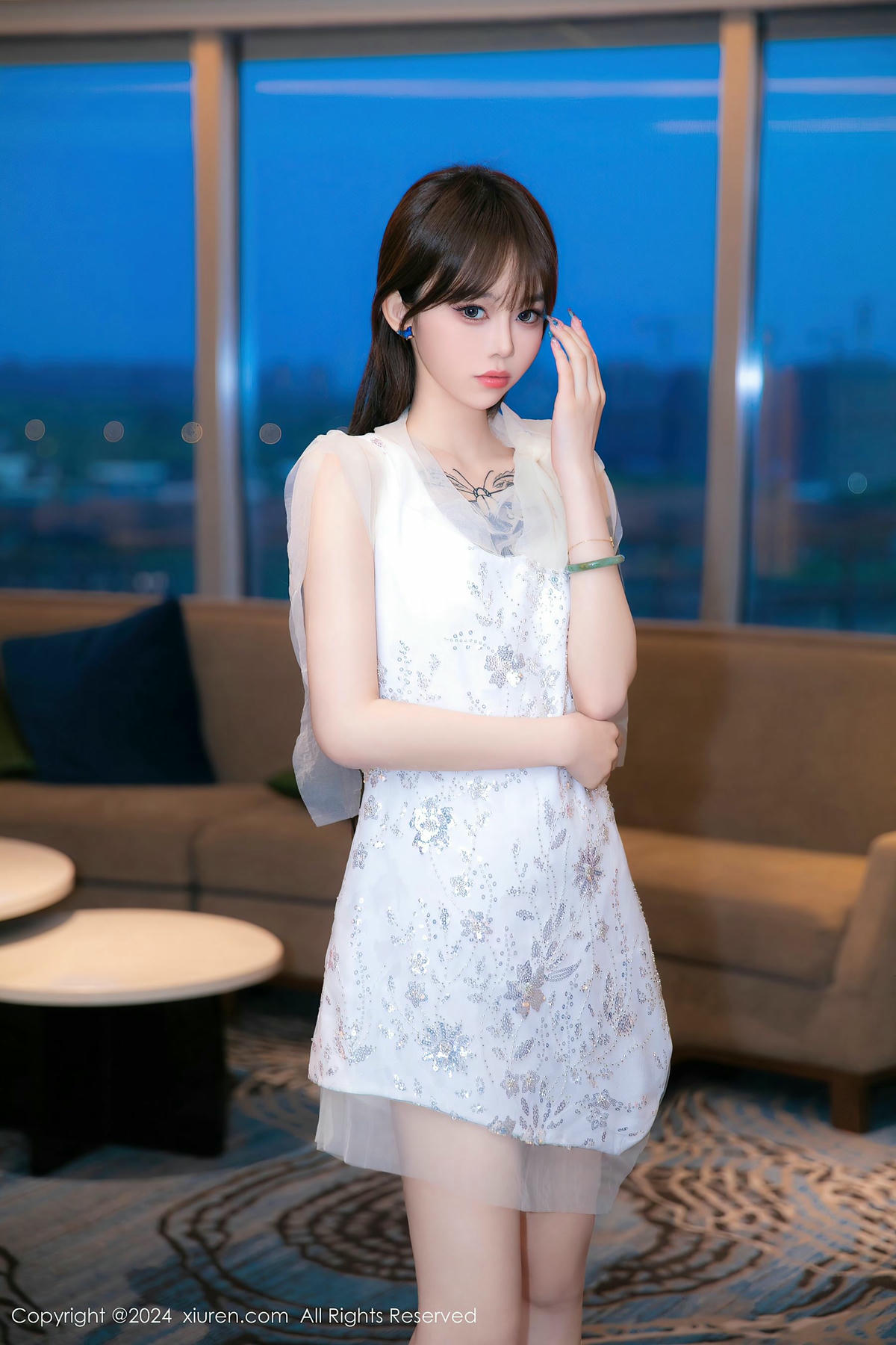 [XiuRen秀人网] No.8696 奶瓶.-lcoser
