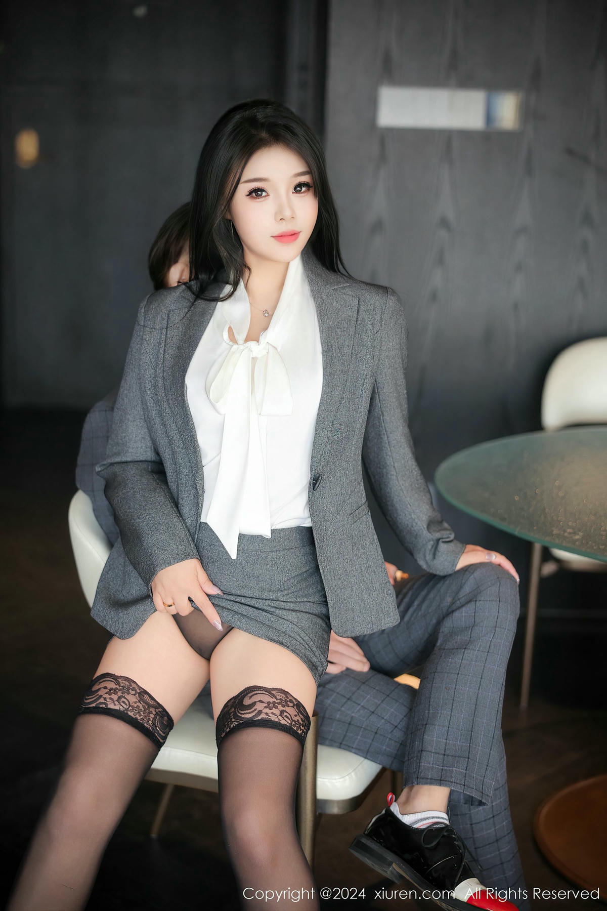 [XiuRen秀人网] No.9515 麦田-lcoser