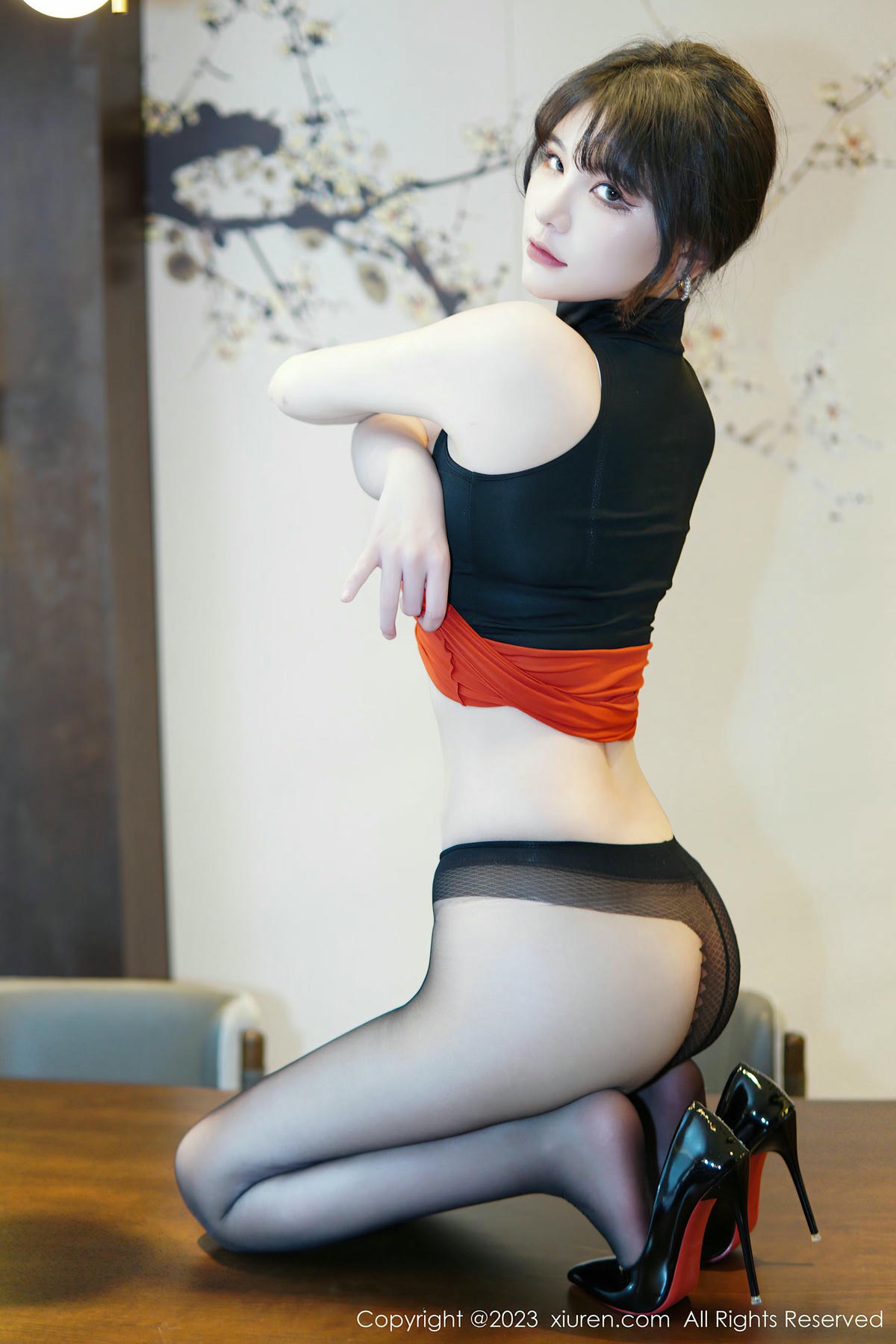 [XiuRen秀人网] No.6075 桃桃子_-lcoser