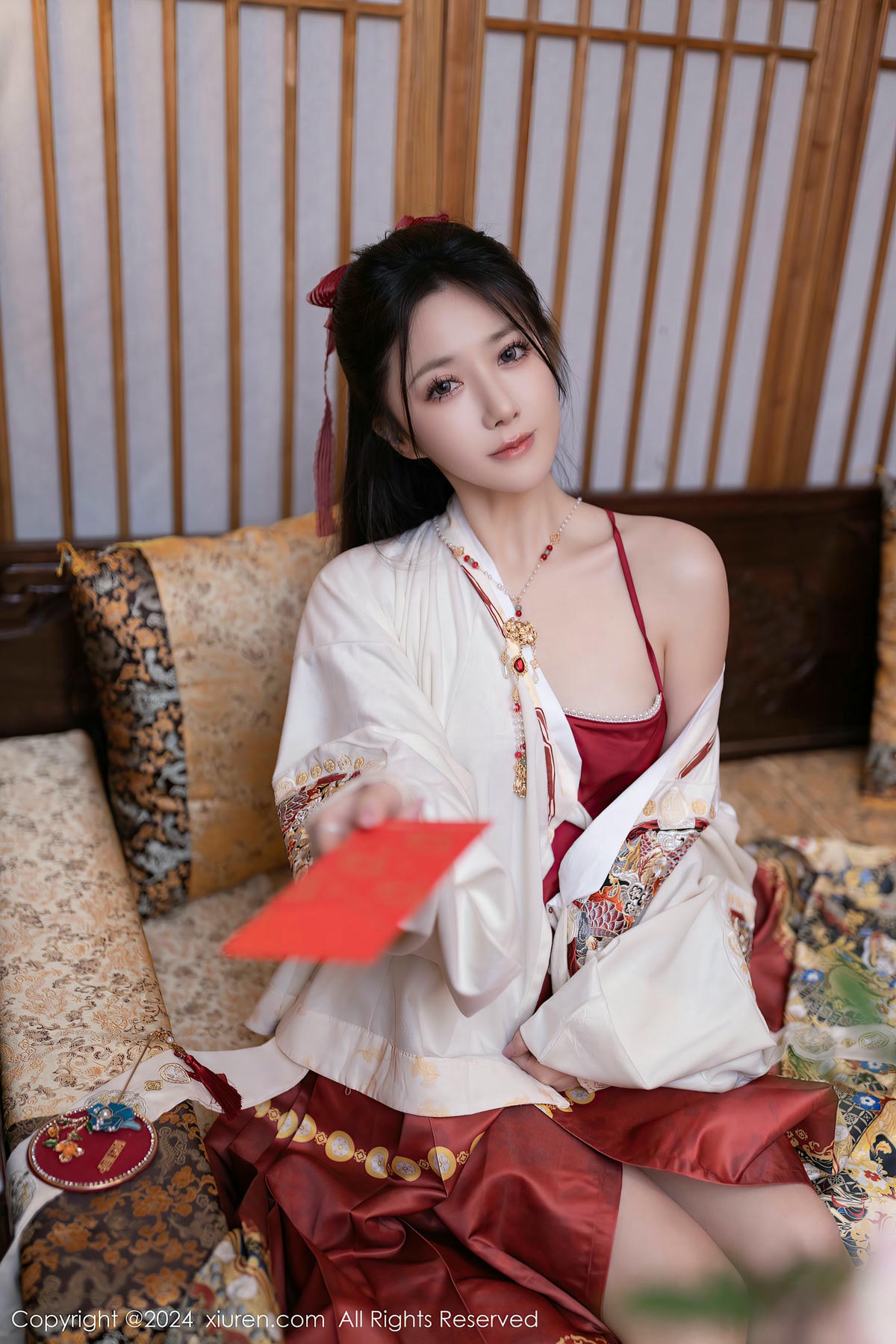 [XiuRen秀人网] No.8095 鱼子酱Fish-lcoser
