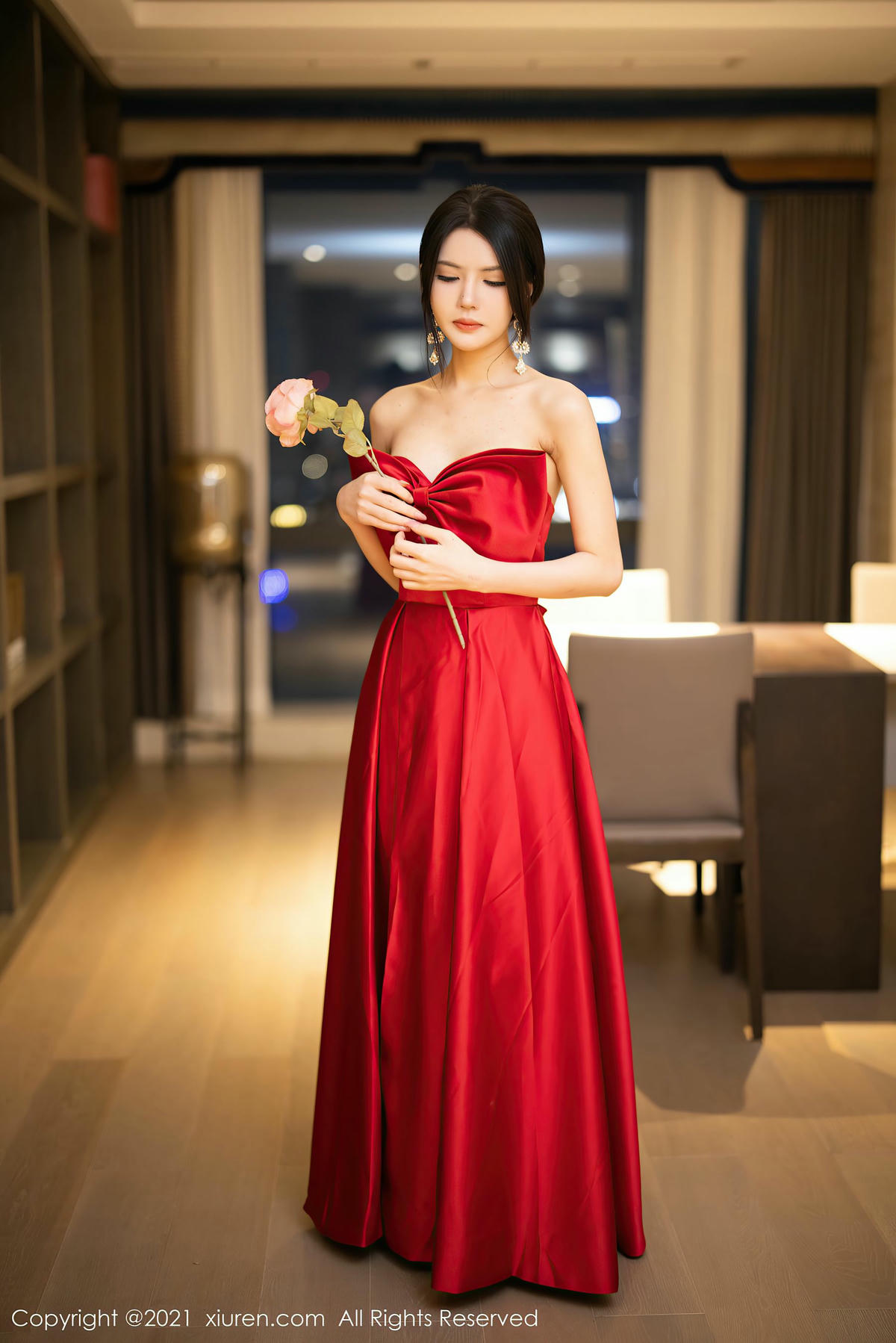 [XiuRen秀人网] No.4133 媛媛酱belle-lcoser