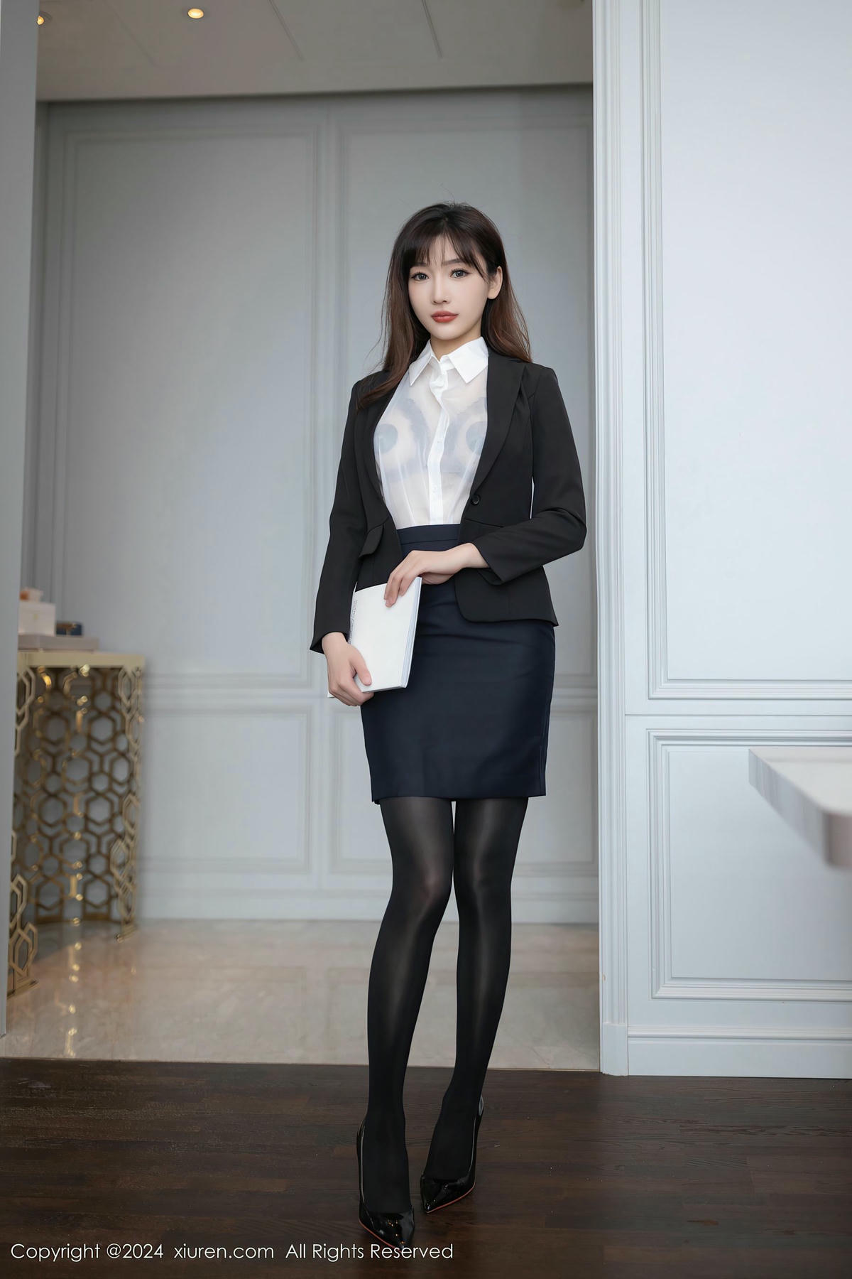 [XiuRen秀人网] No.8988 陆萱萱-lcoser