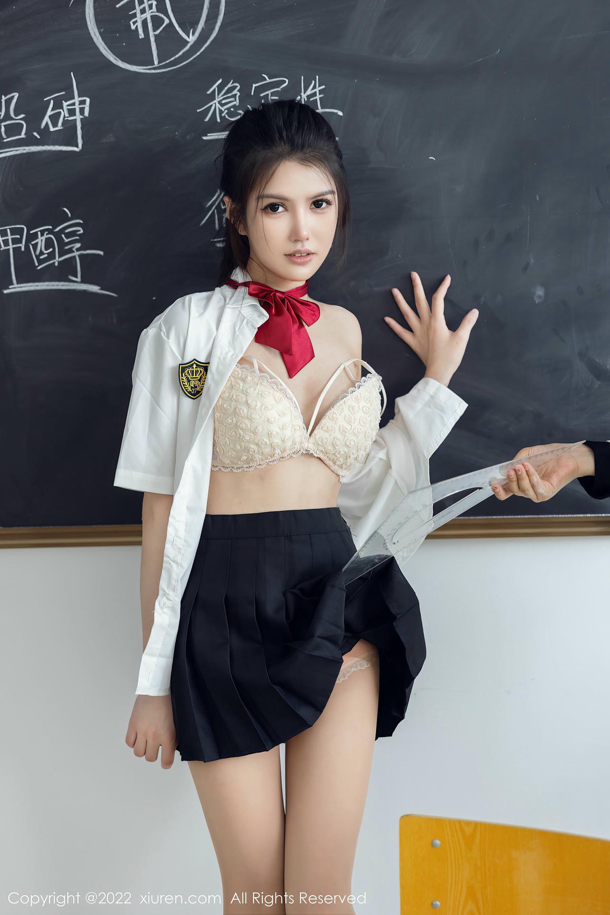 [XiuRen秀人网] No.5762 媛媛酱belle-lcoser